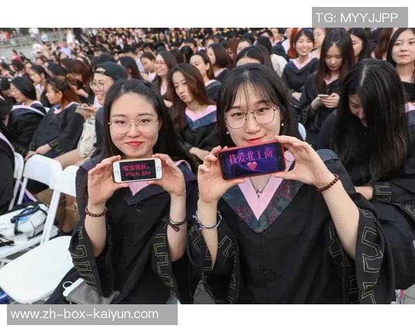 足球杨朔:从草根到顶尖球员的奋斗历程与荣耀时刻 足球杨朔:从草根到顶尖球员的奋斗历程与荣耀时刻